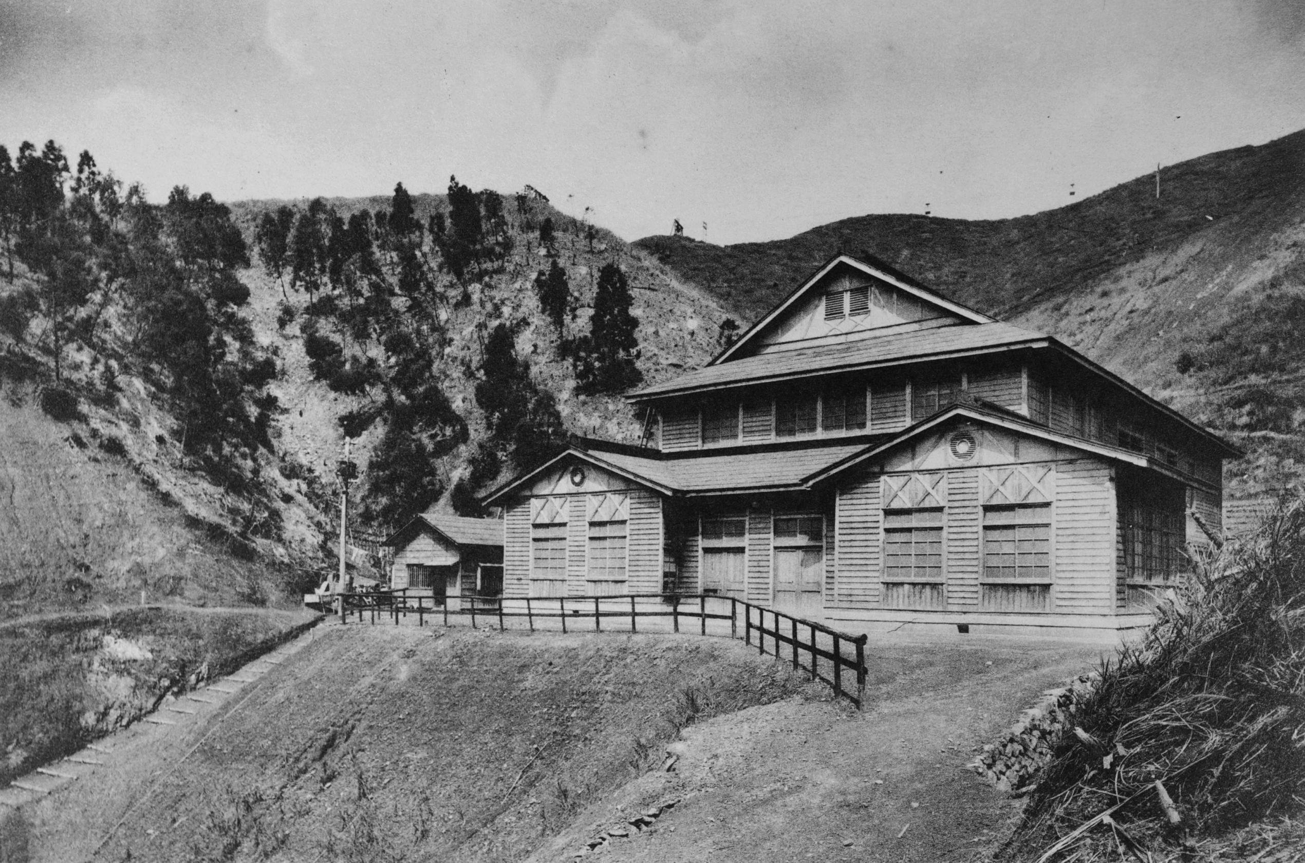 図本山劇場